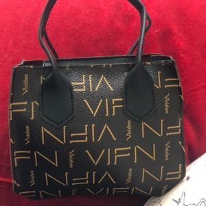 🔥BRAND NEW VIVIZHEN mini BAG🔥